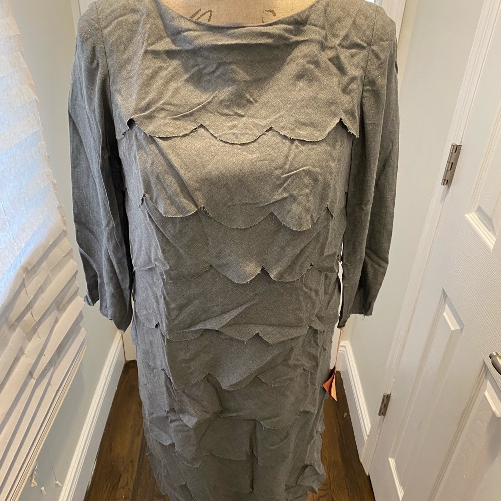 ALI RO GREY HEATH SCALLOPED DRESS SIZE 4 NWT